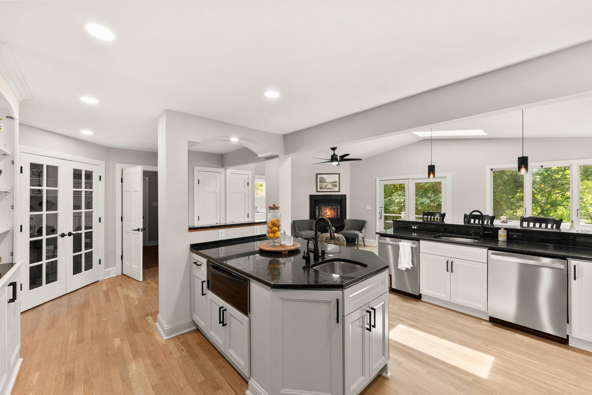 7154 Chesterfield photo 32