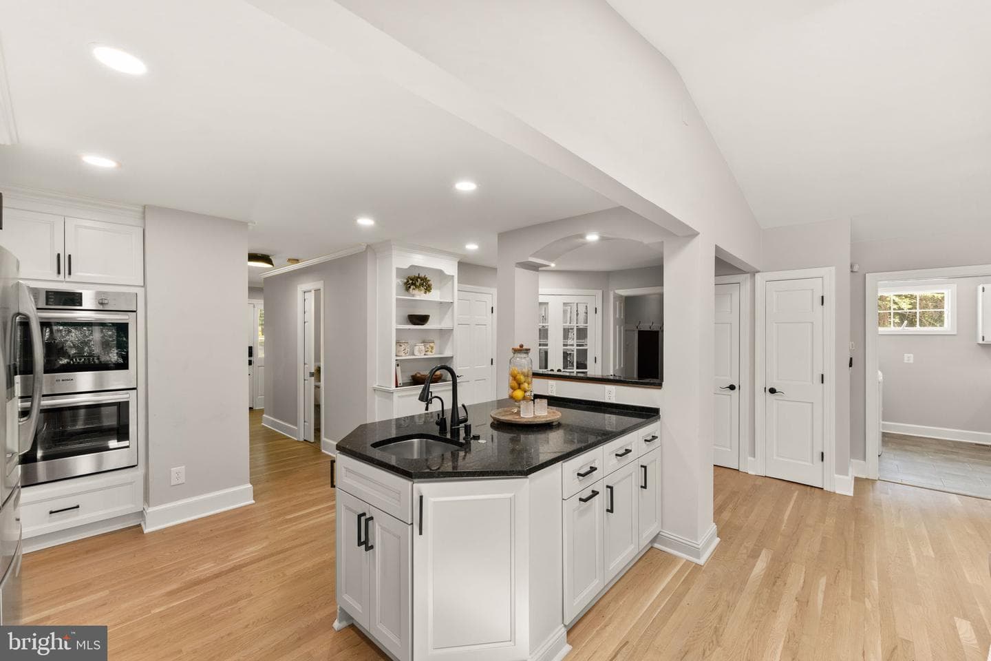 7154 Chesterfield photo 33
