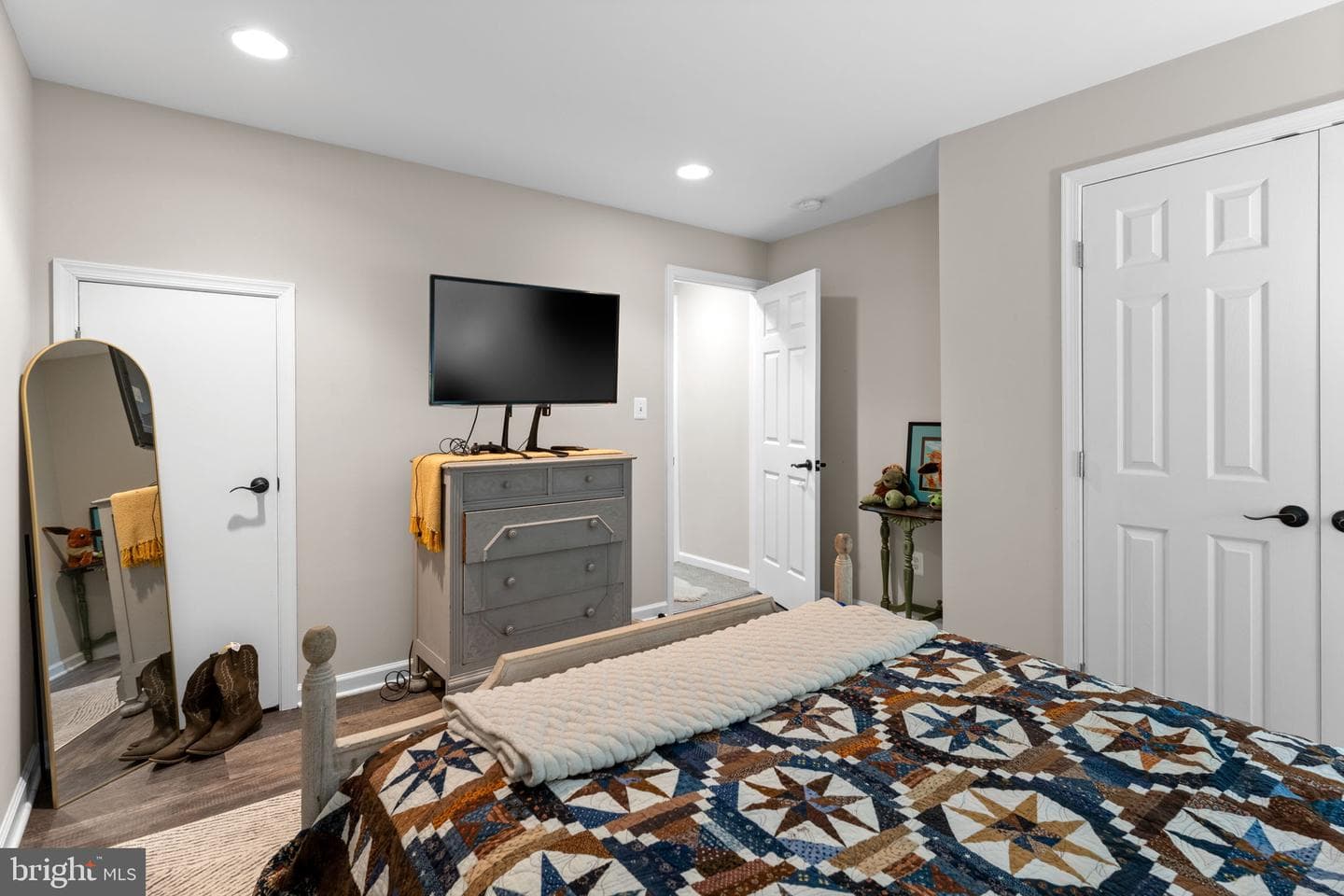 7154 Chesterfield photo 90