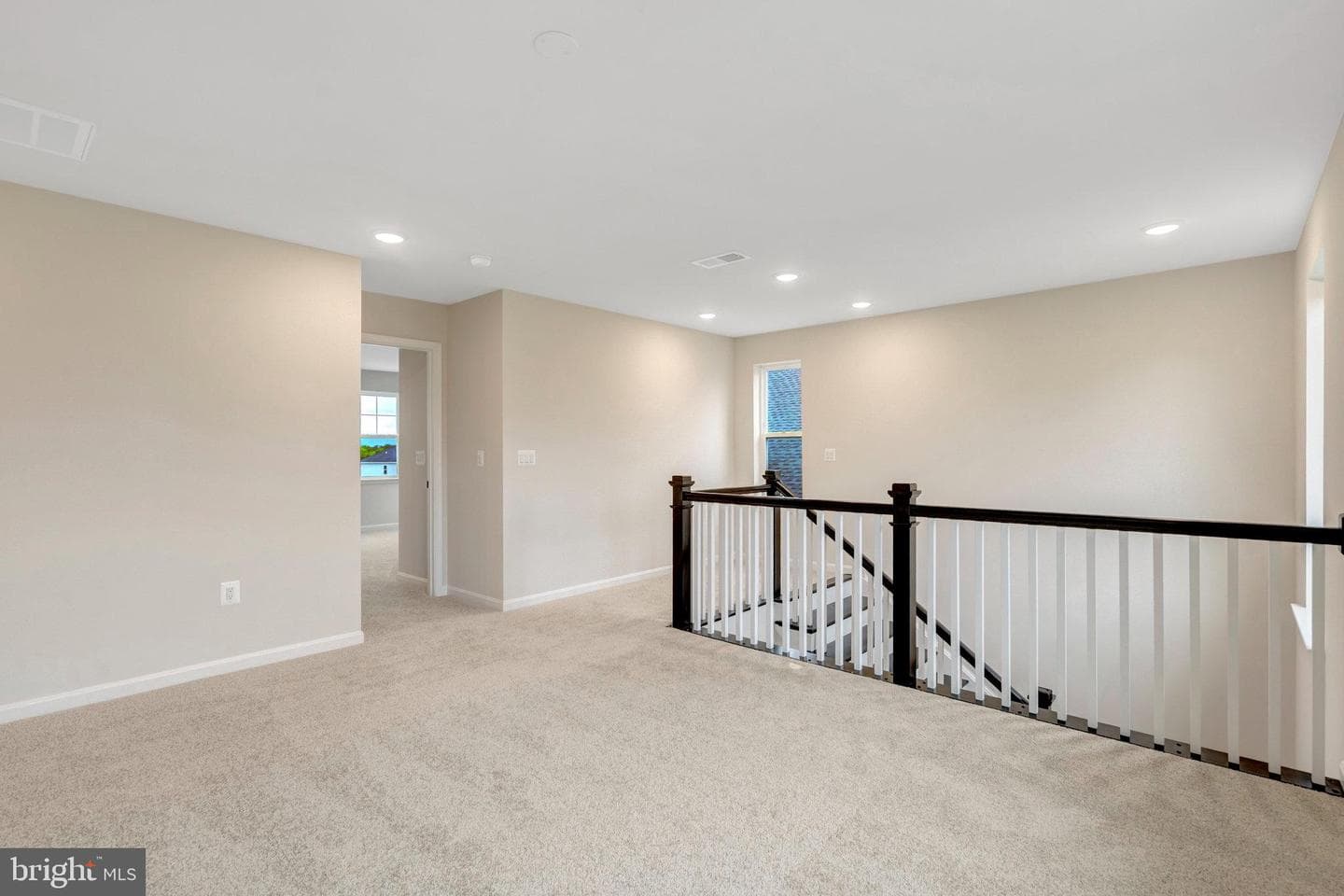 102 Midsummer Lane photo 24