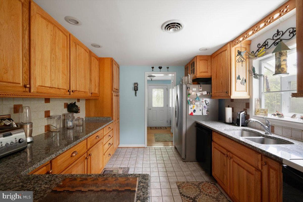 1049 Laurel Grove Road photo 8
