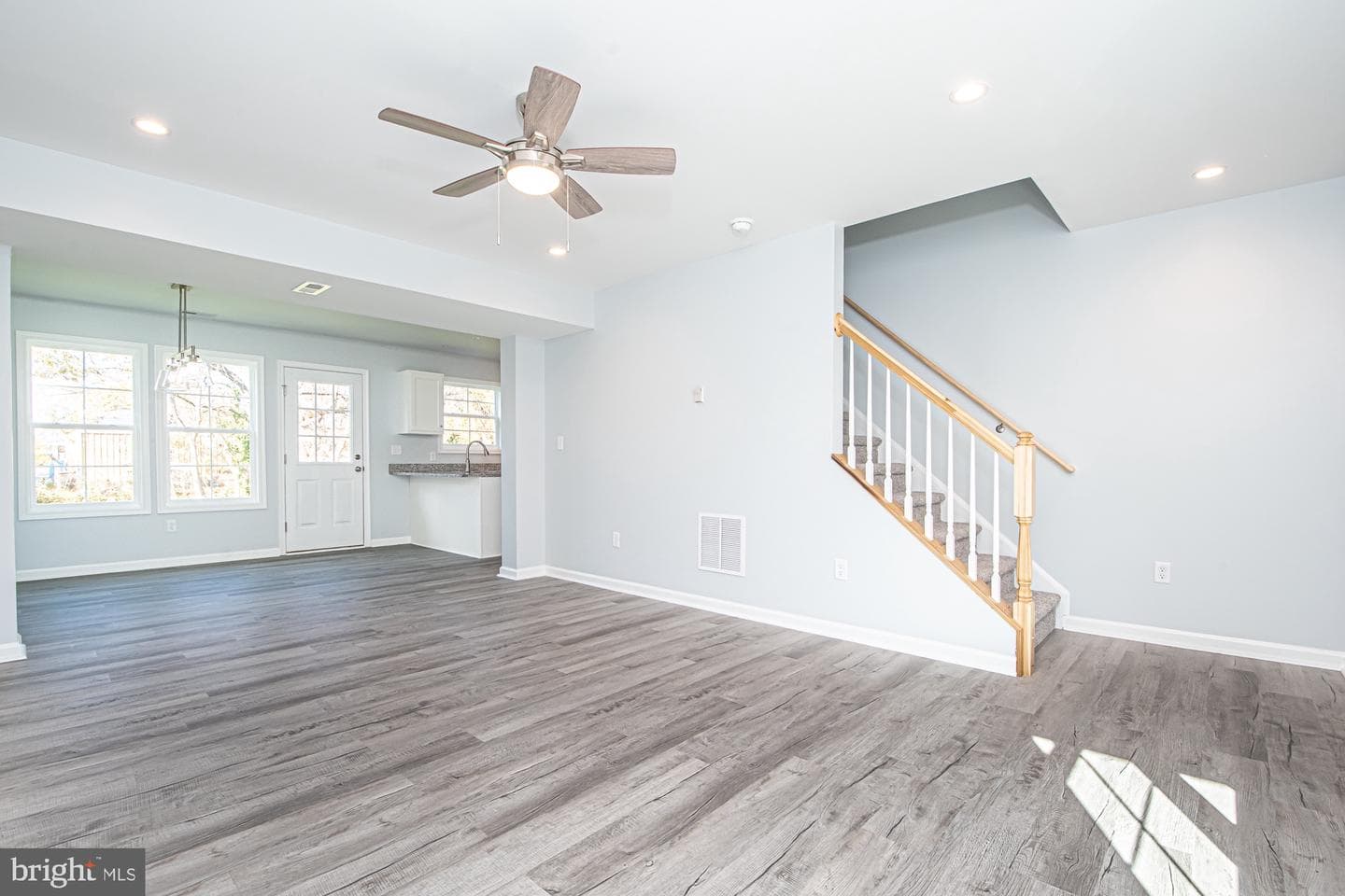 709 Ross St photo 15