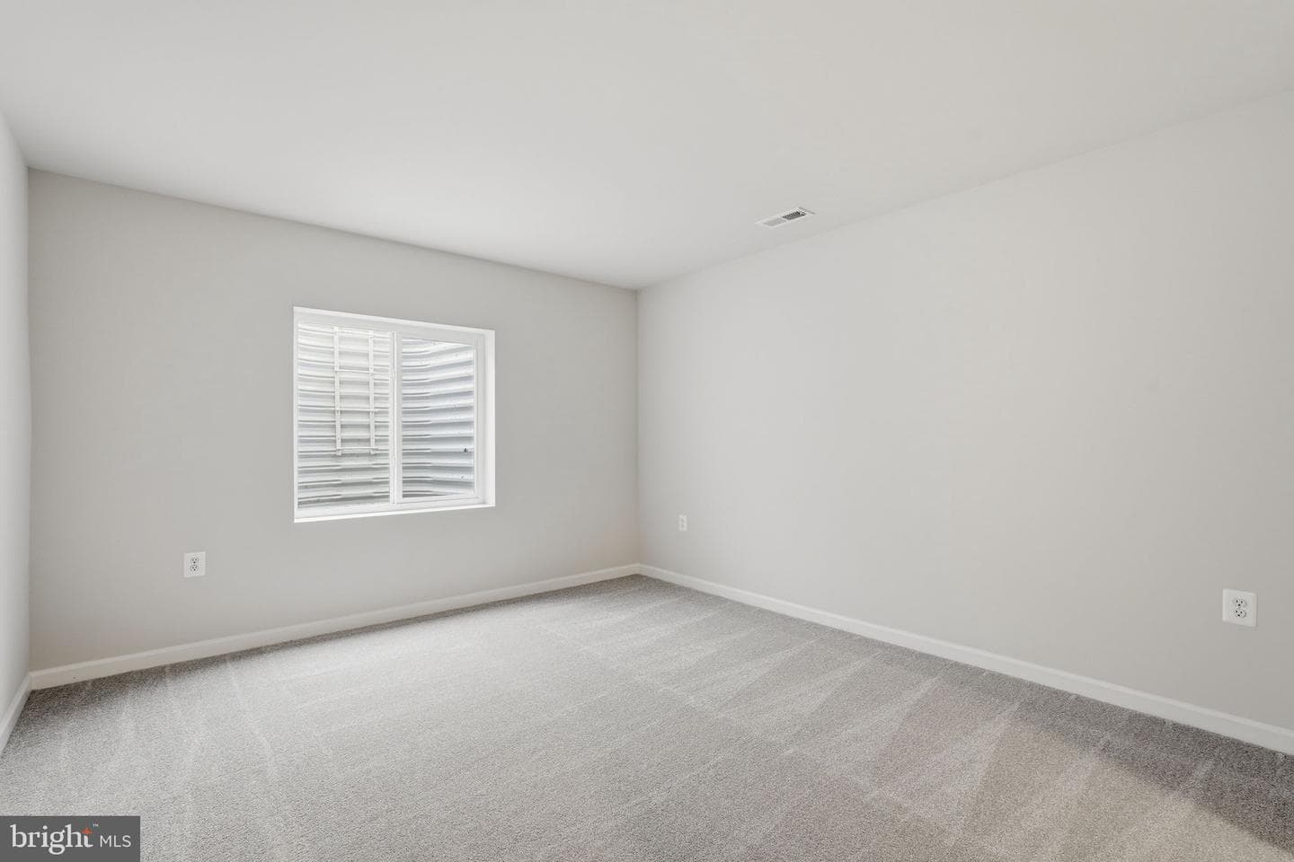 110 Lawford Way photo 16