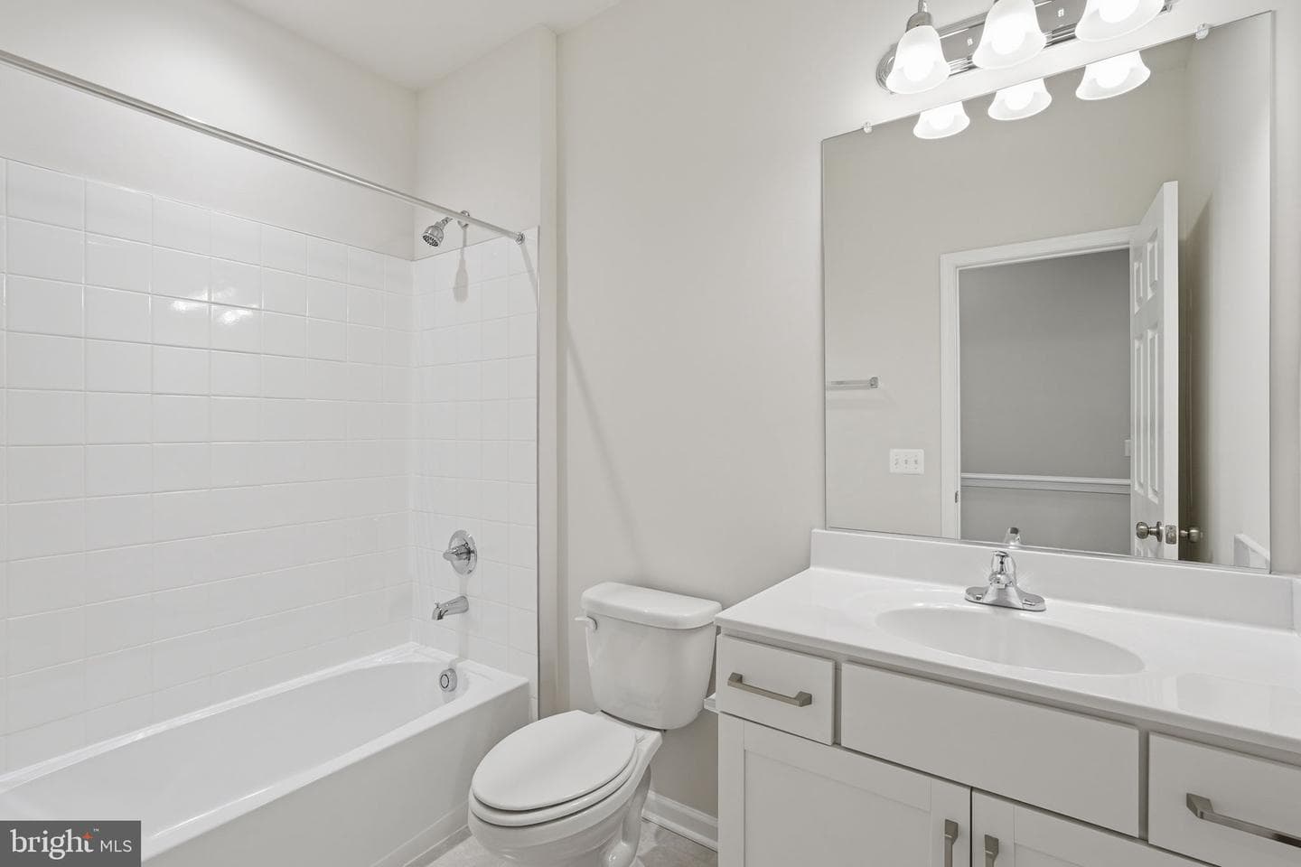 110 Lawford Way photo 22