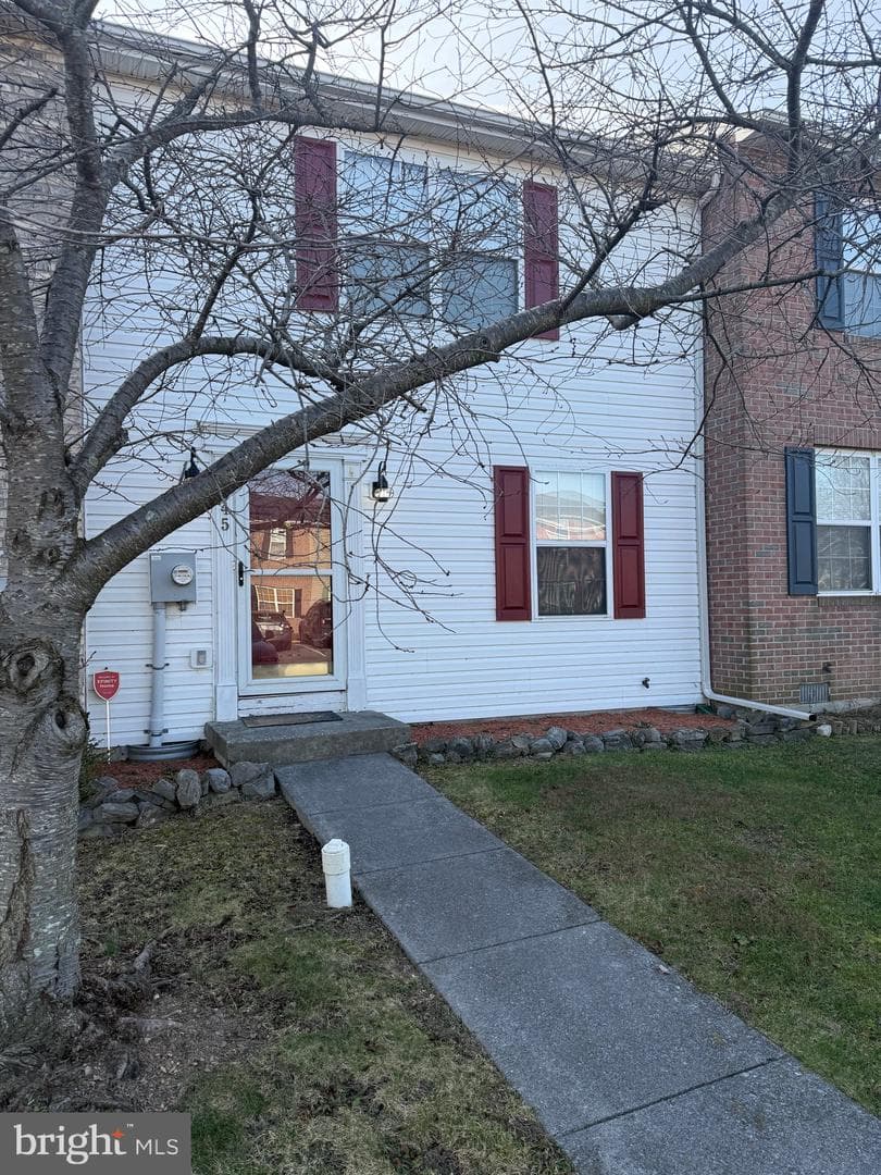 345 Surrey Club Lane photo 2