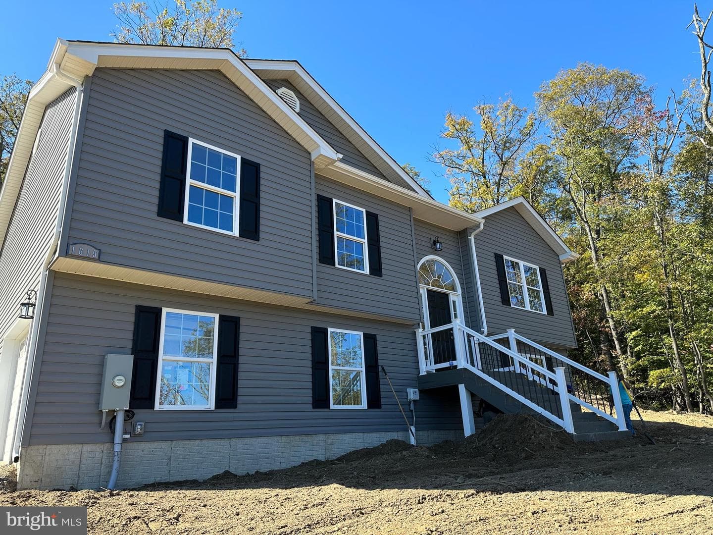 1619 Tomahawk Trail