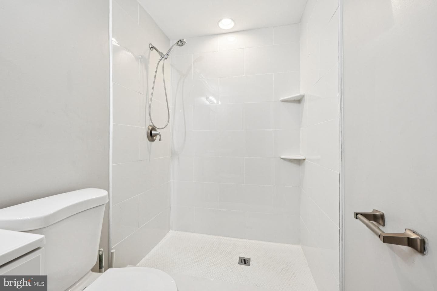 101 Sovereign Court photo 19
