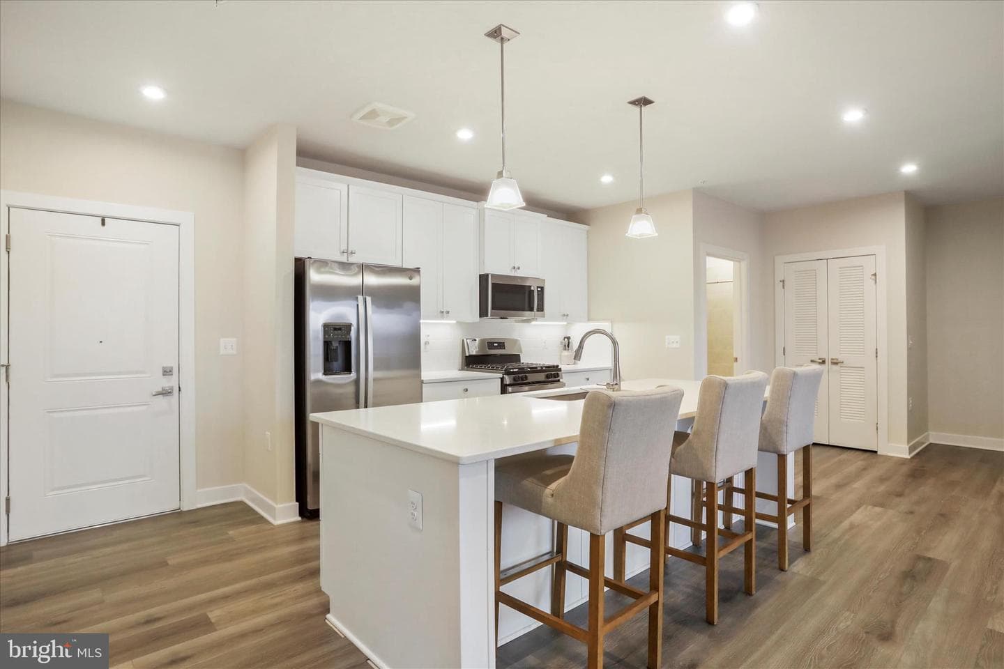 151 Mccormick #203 photo 11