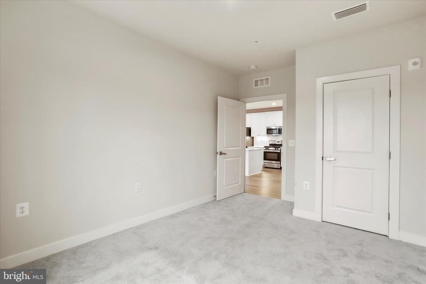 151 Mccormick #203 photo 17