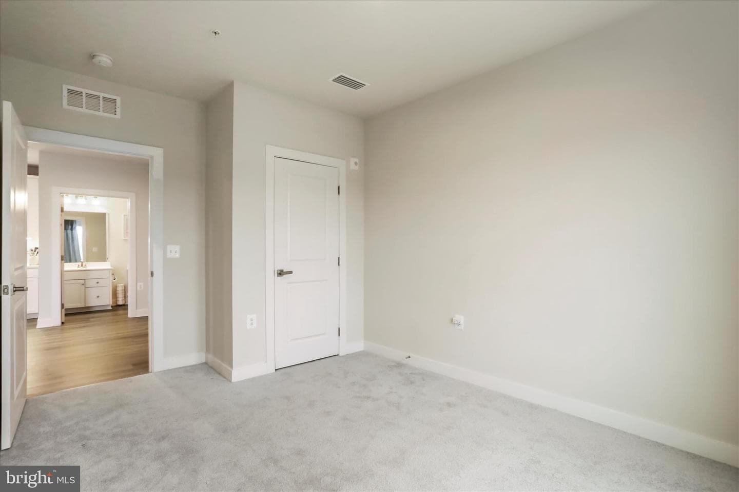 151 Mccormick #203 photo 18