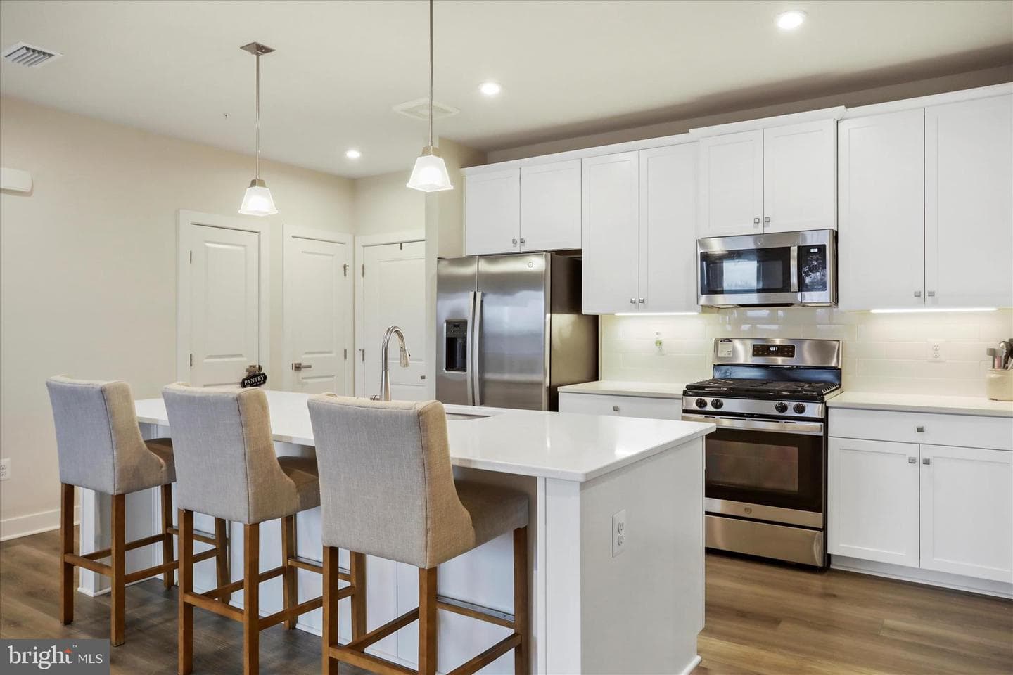 151 Mccormick #203 photo 6