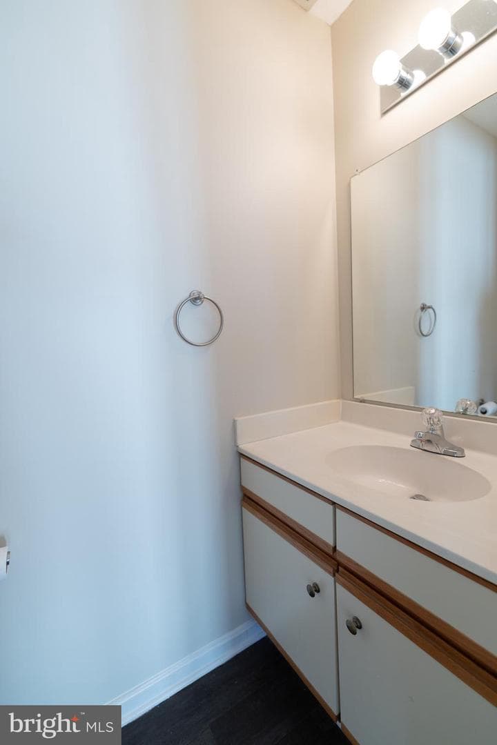 218 Tudor Drive photo 27