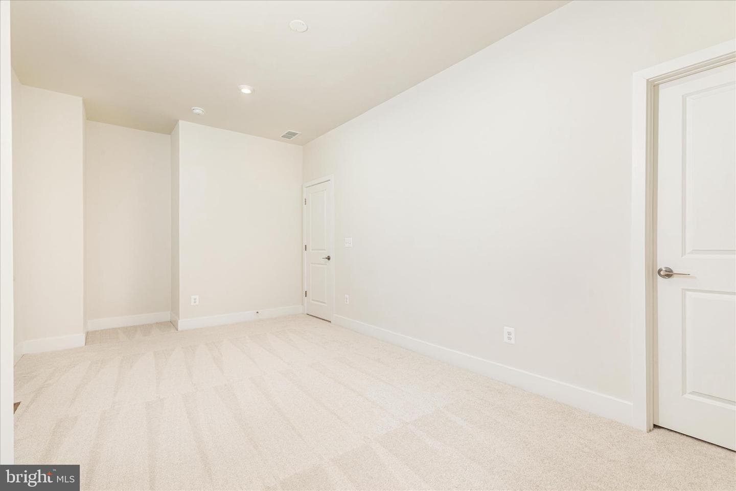 114 Webster Court photo 32