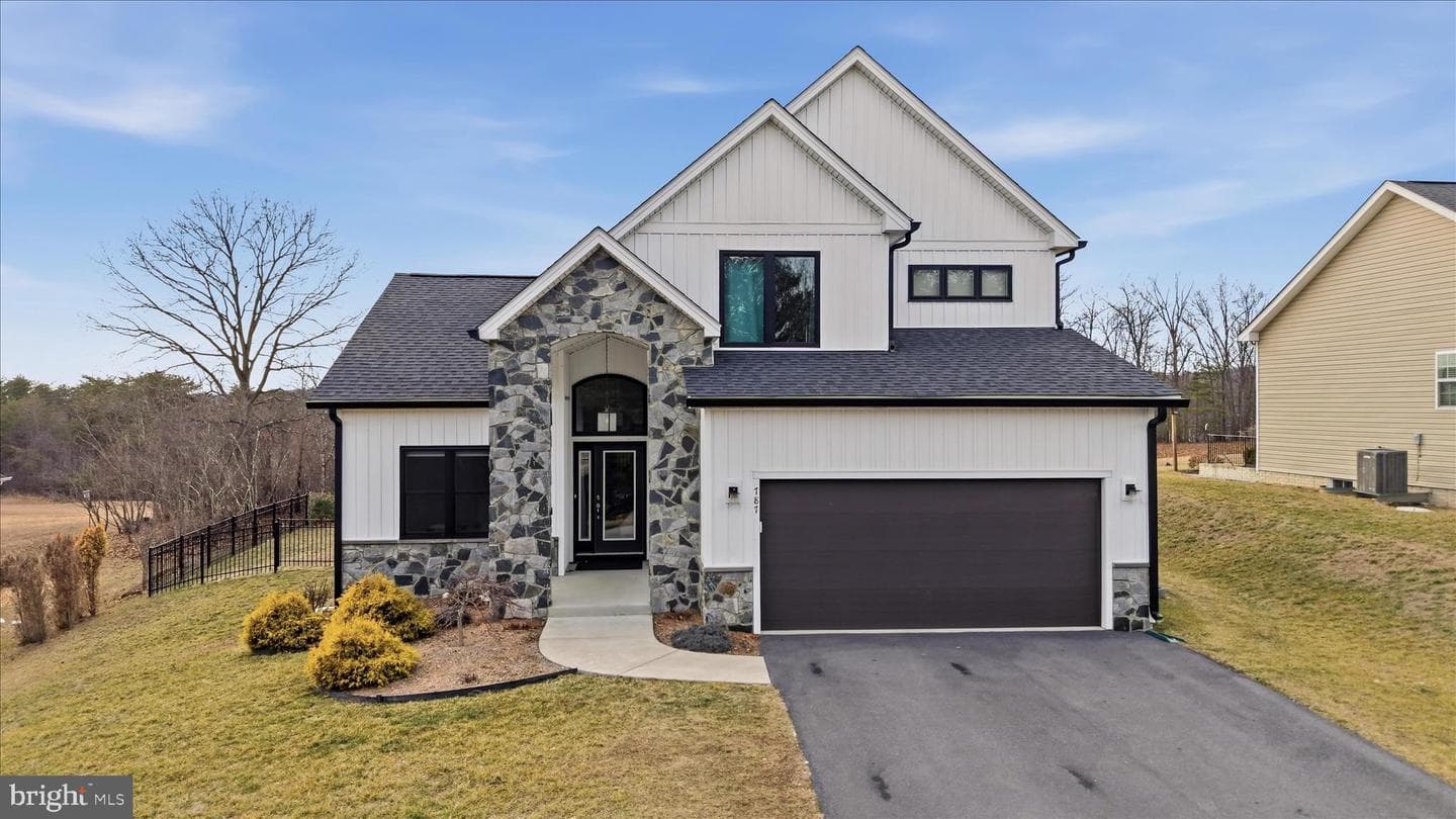 787 W Masters Drive photo 1