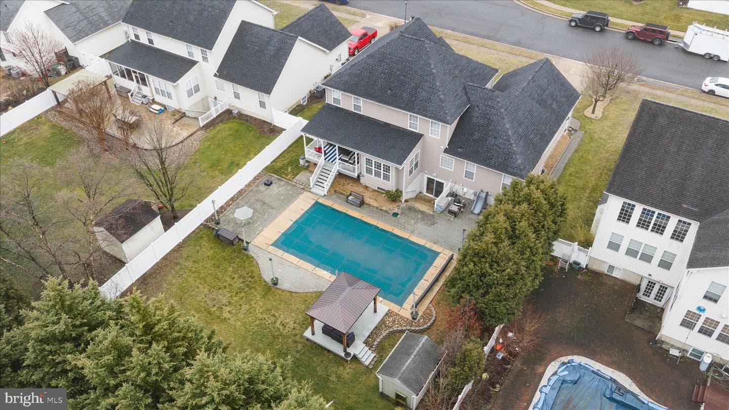 105 Barnston Court photo 55