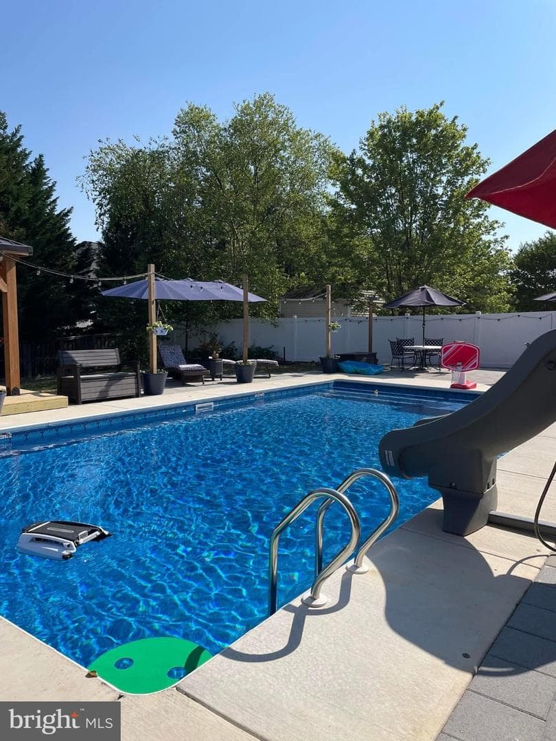 105 Barnston Court photo 60