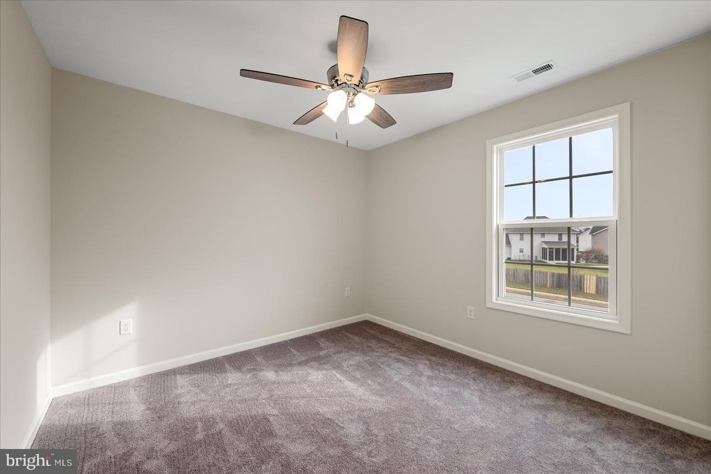 253 Rossmann Blvd photo 34