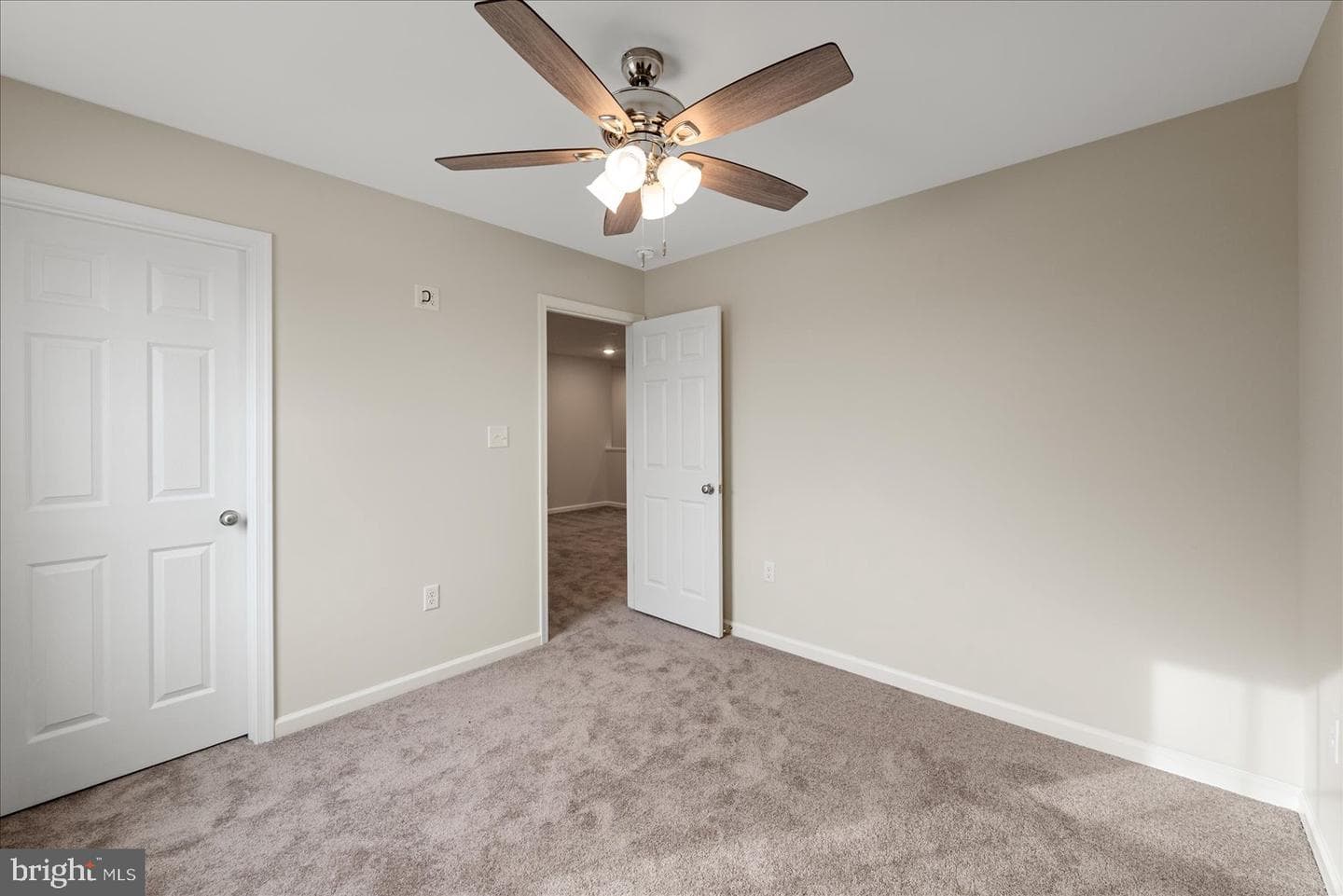 253 Rossmann Blvd photo 35