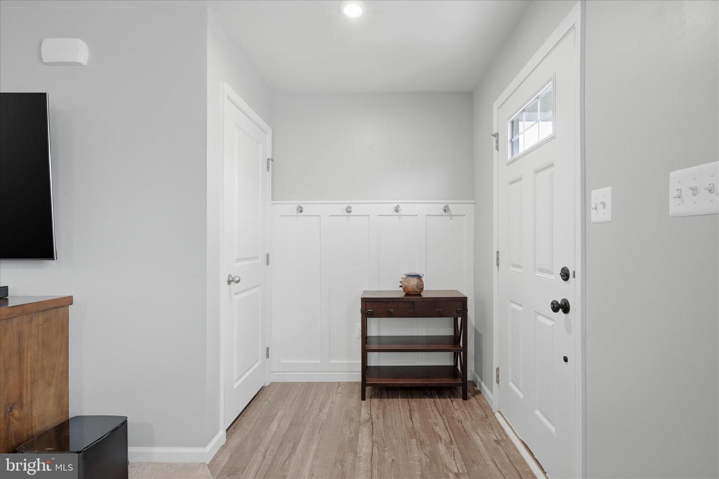471 Coville Street photo 9