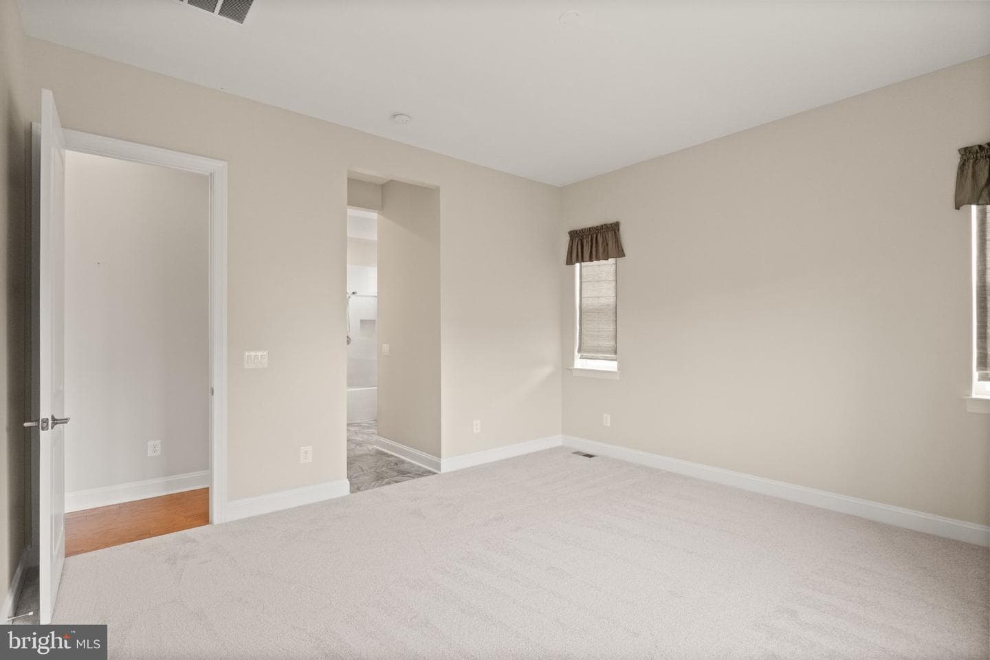 103 Cloak Lane photo 46