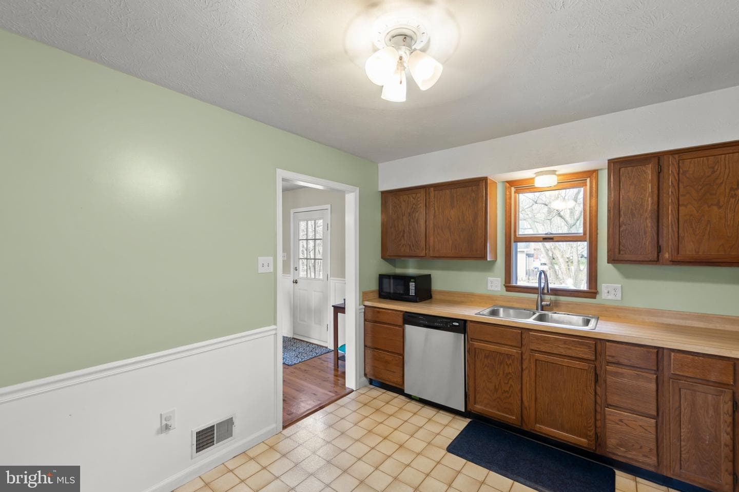 111 Asbury Road photo 6