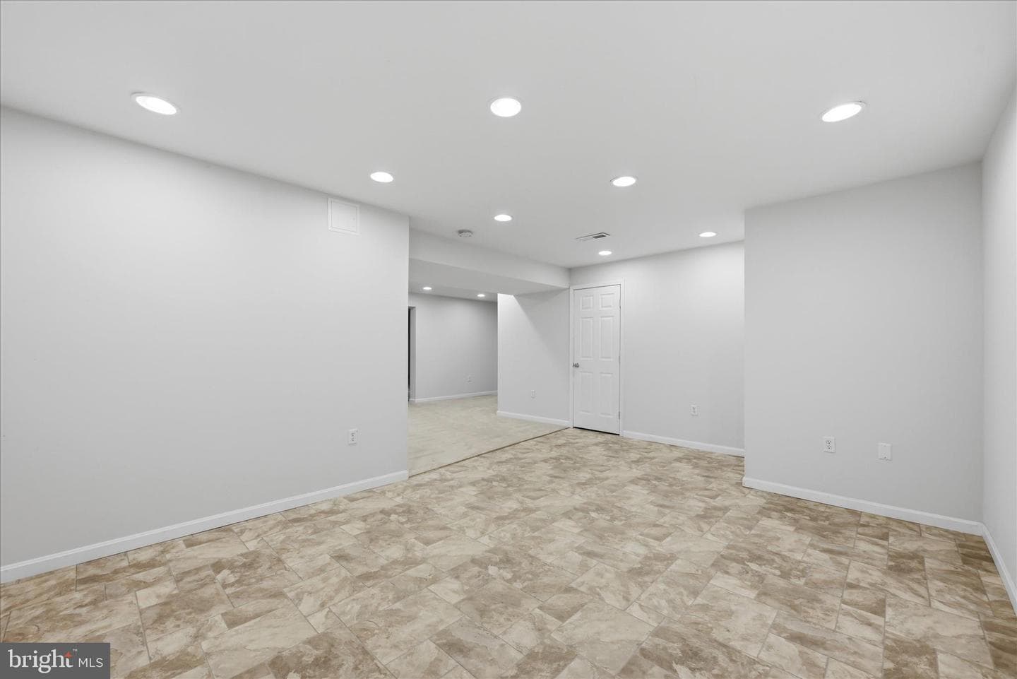 300 Clydesdale Drive photo 47