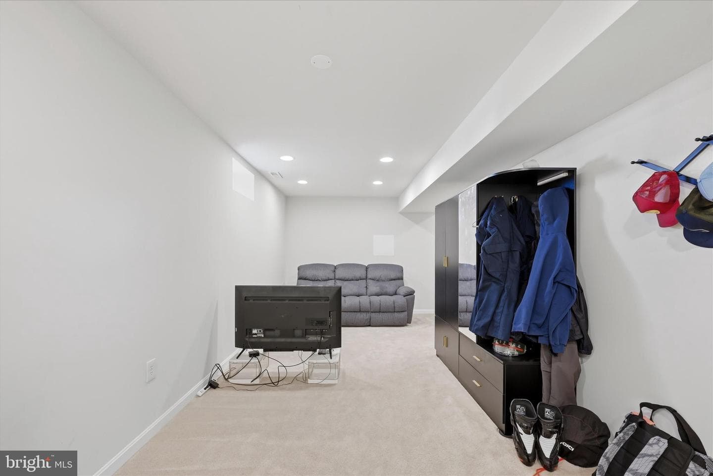 300 Clydesdale Drive photo 53