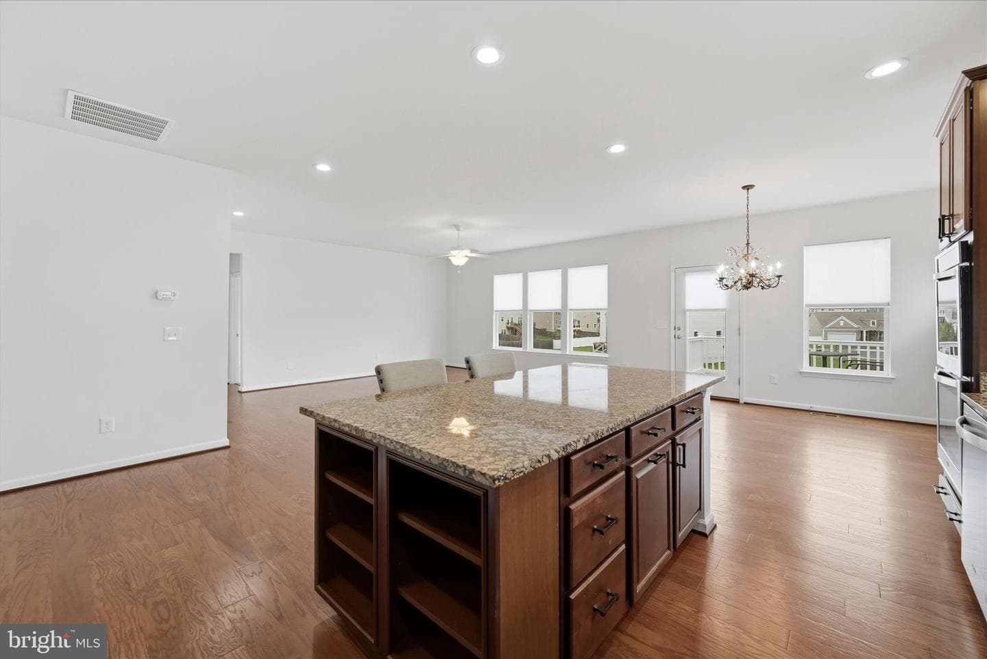 121 Hayvenhurst Court photo 14