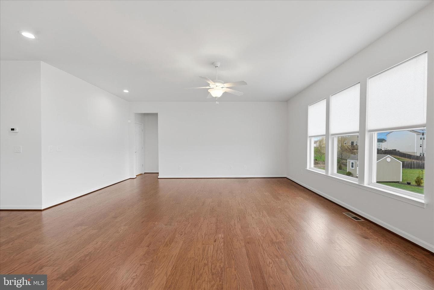 121 Hayvenhurst Court photo 16
