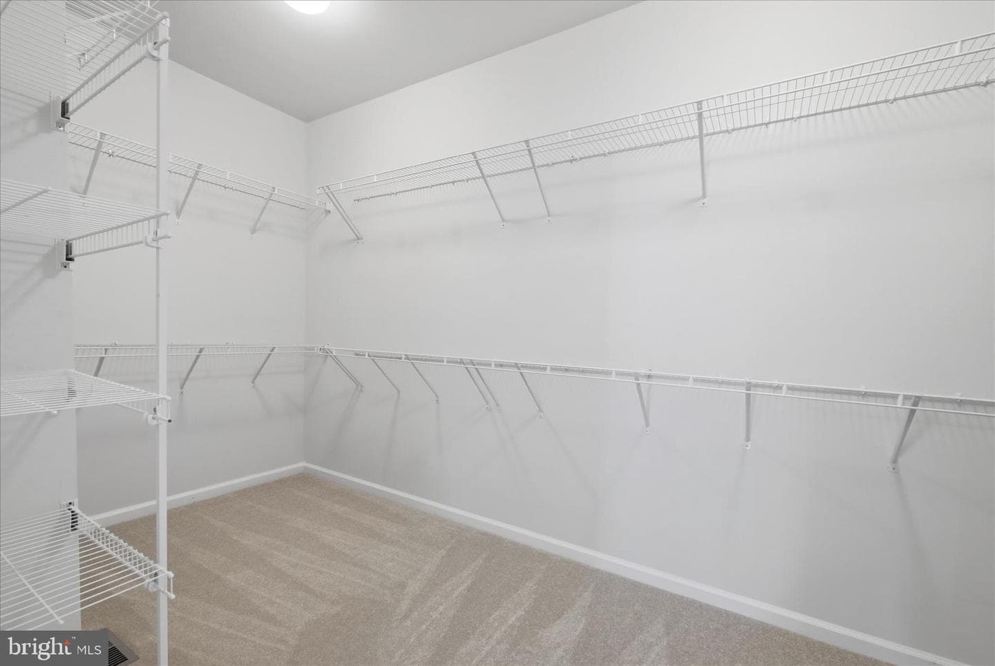 121 Hayvenhurst Court photo 26