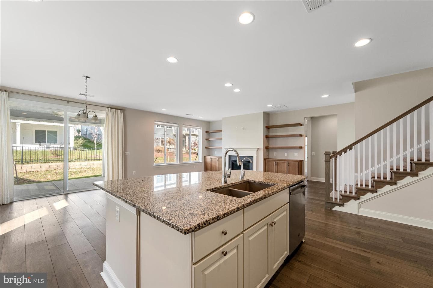 118 Viceroy Way photo 9