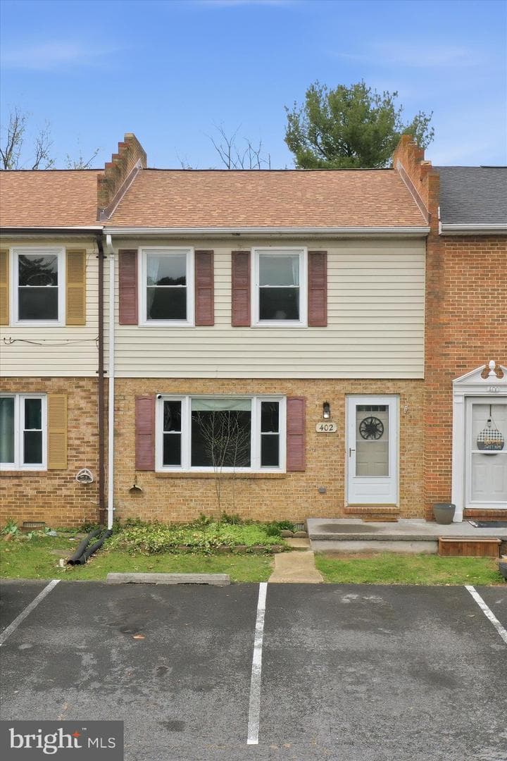 402 Carroll Drive photo 2