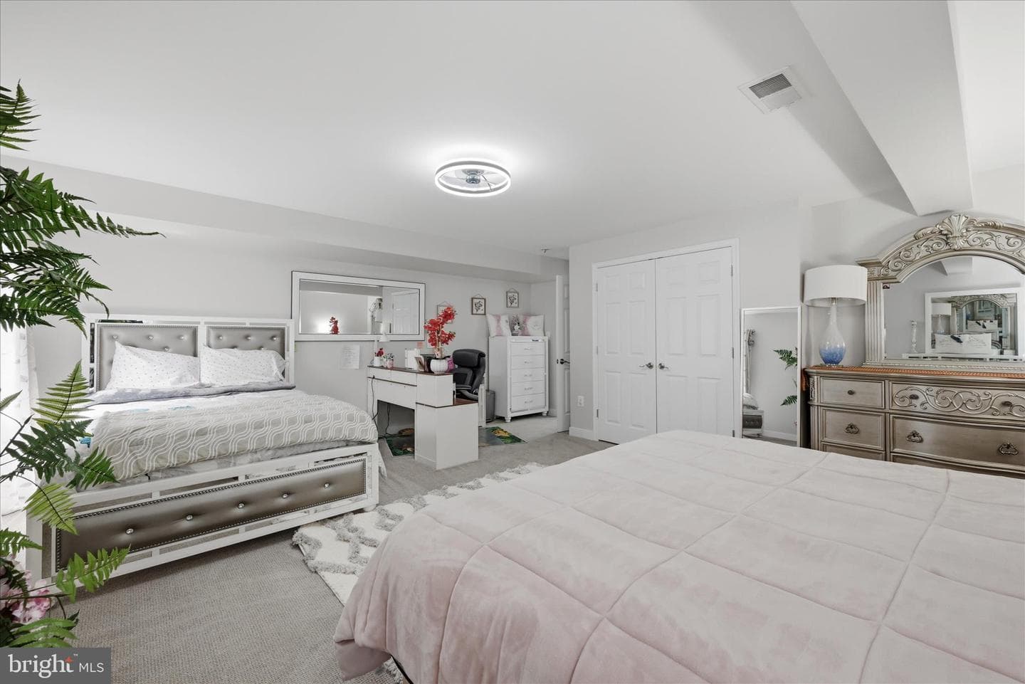 107 Paris Court photo 52