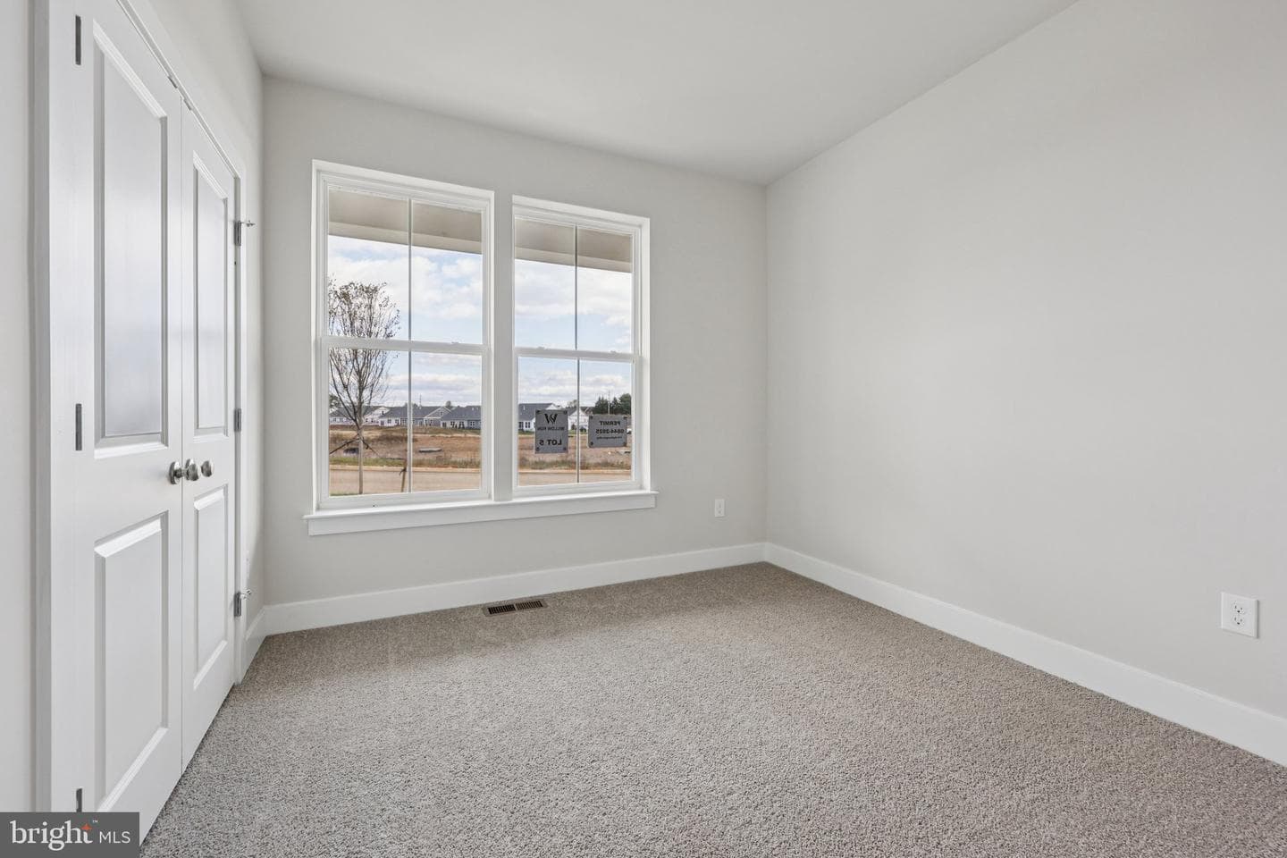 239 Hydrangea Way photo 12