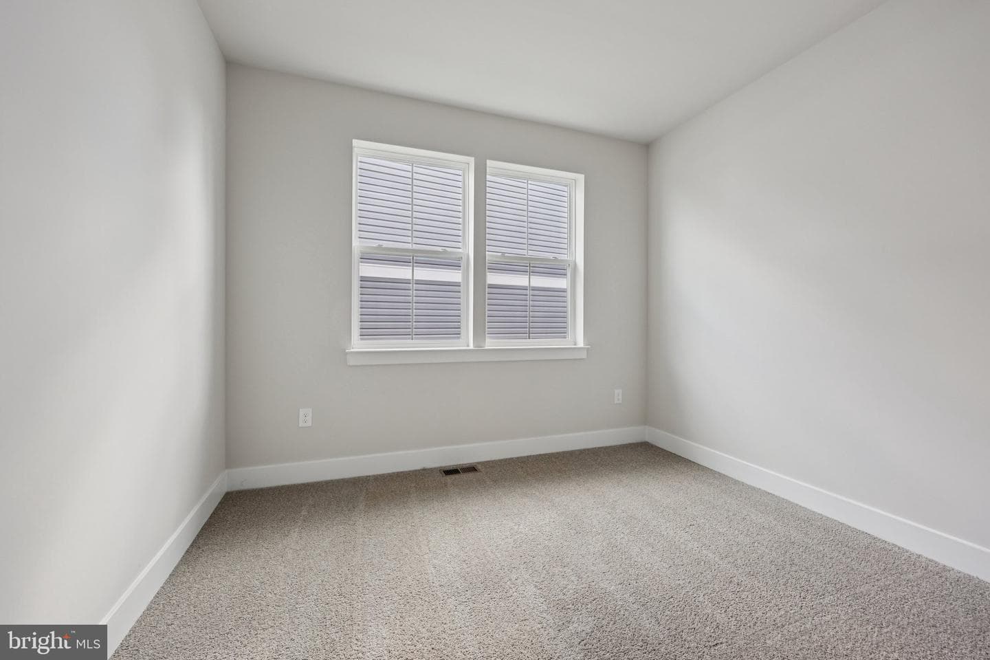 239 Hydrangea Way photo 16