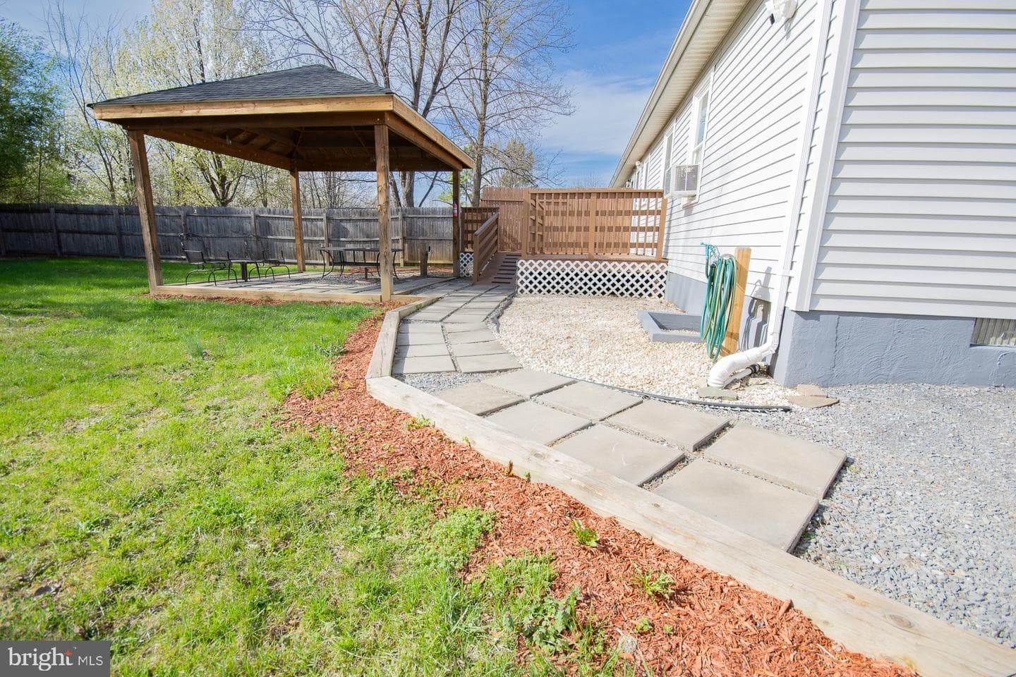 104 Mcneil Place photo 36