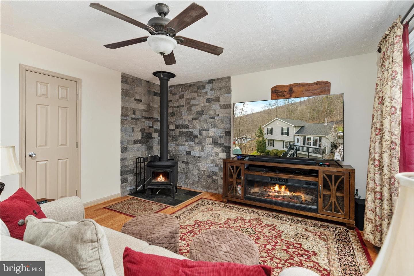 109 Huron Trail photo 6