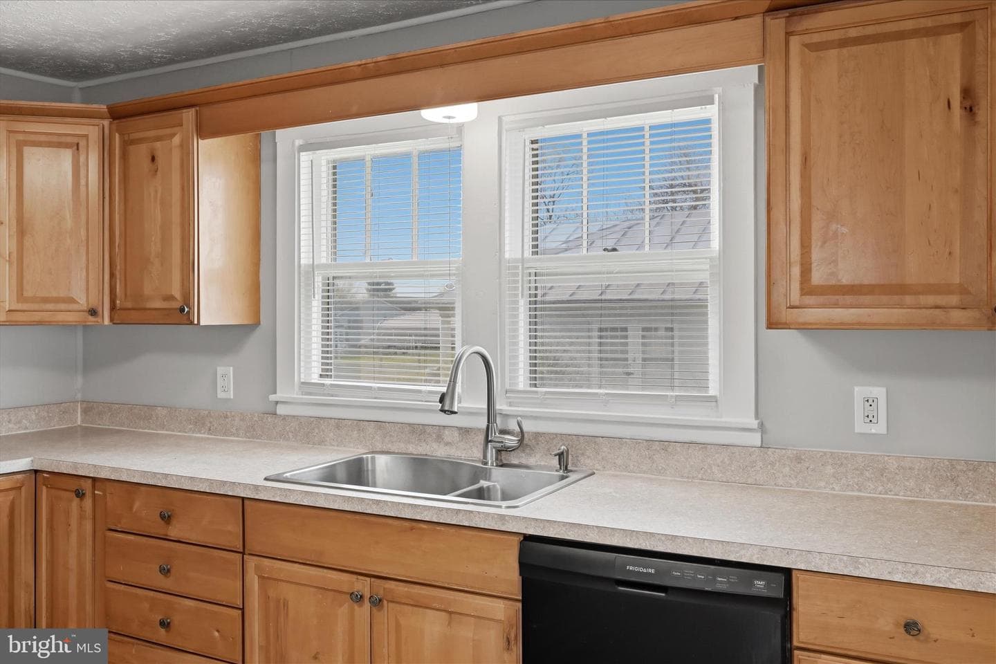 155 Royal Avenue photo 17