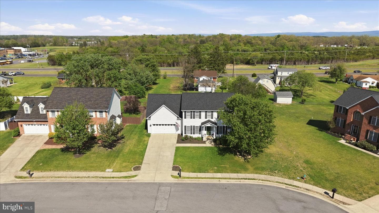 115 Lariat Court photo 40