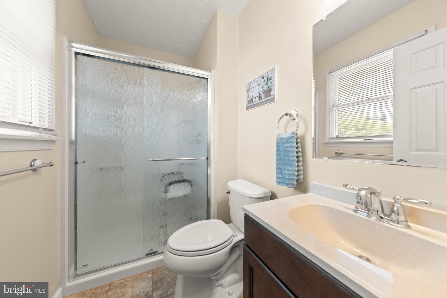 105 Lakewood photo 17