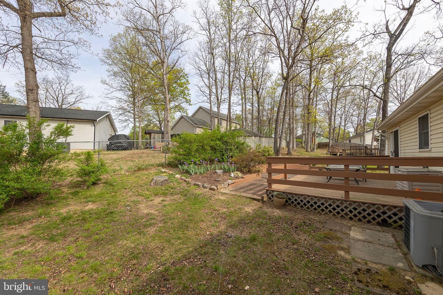 105 Lakewood photo 39