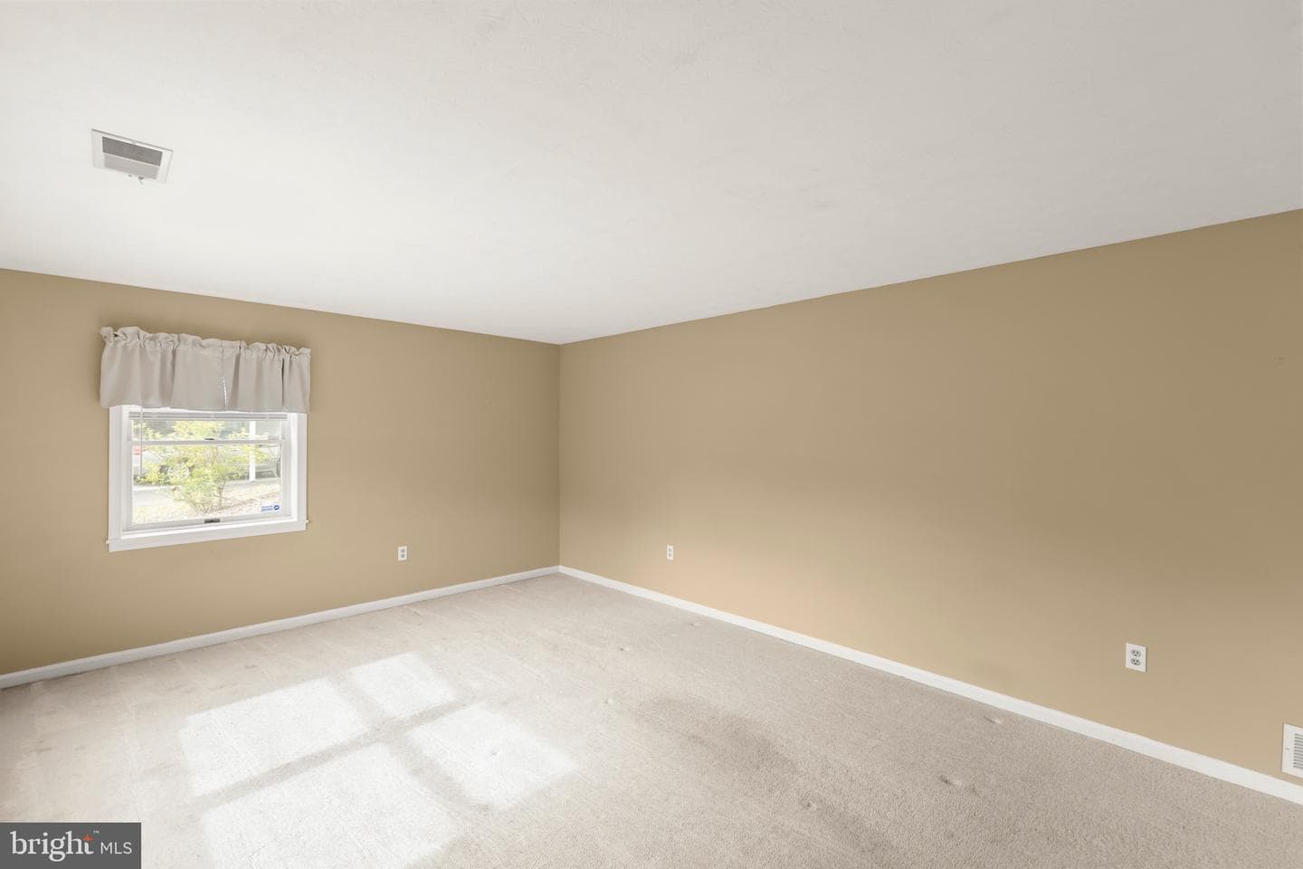 105 Lakewood photo 6