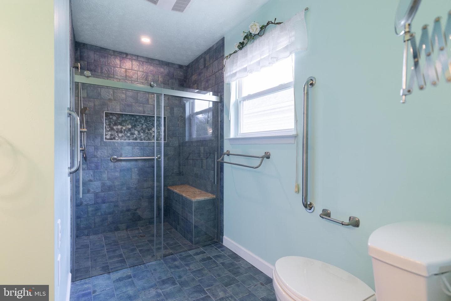 200 Crestwood Lane photo 24