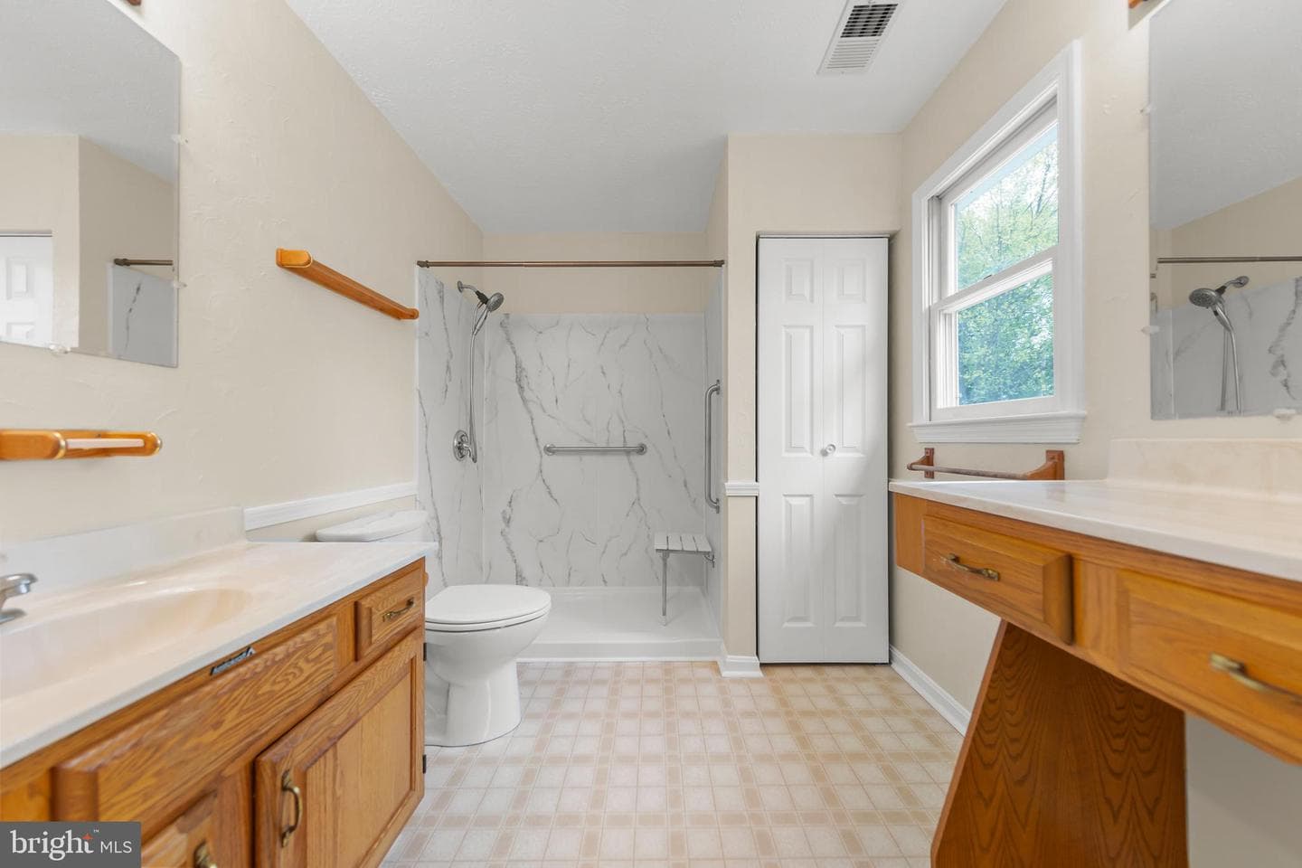114 Pioneers Road photo 18