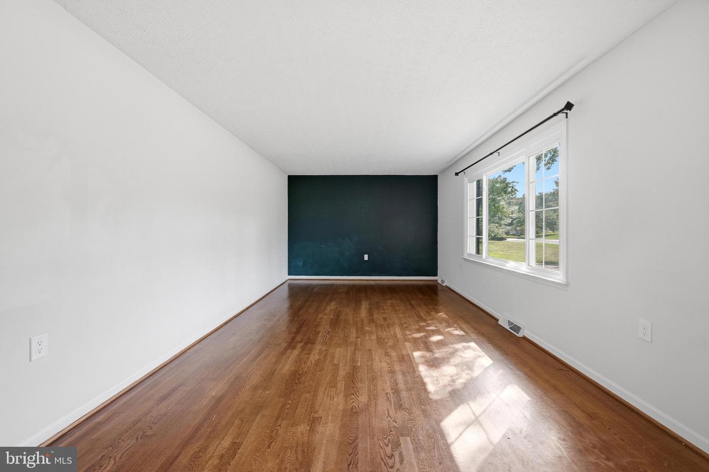 112 Lane Street photo 9