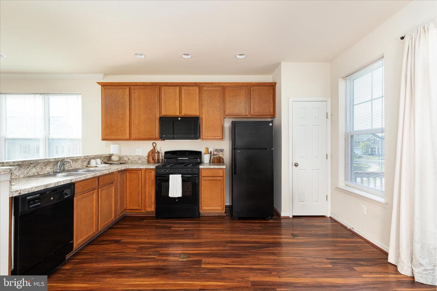 109 Splendor Garden Way photo 16