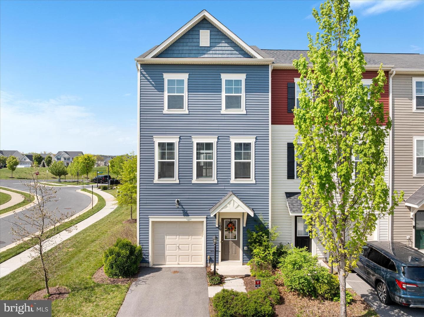 109 Splendor Garden Way photo 34