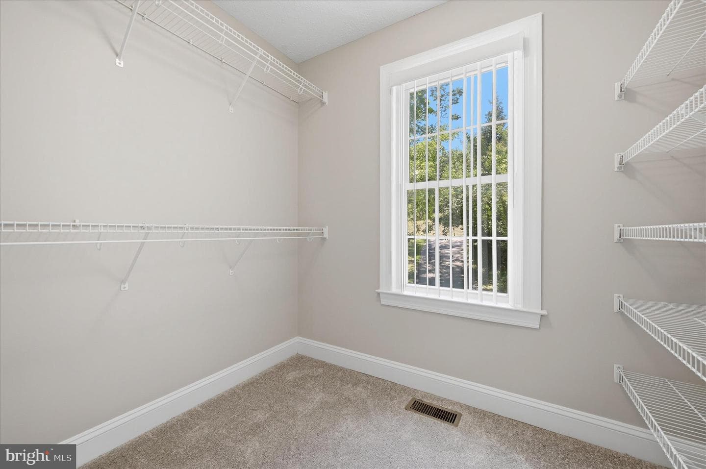 1201 Lakeview Drive photo 32