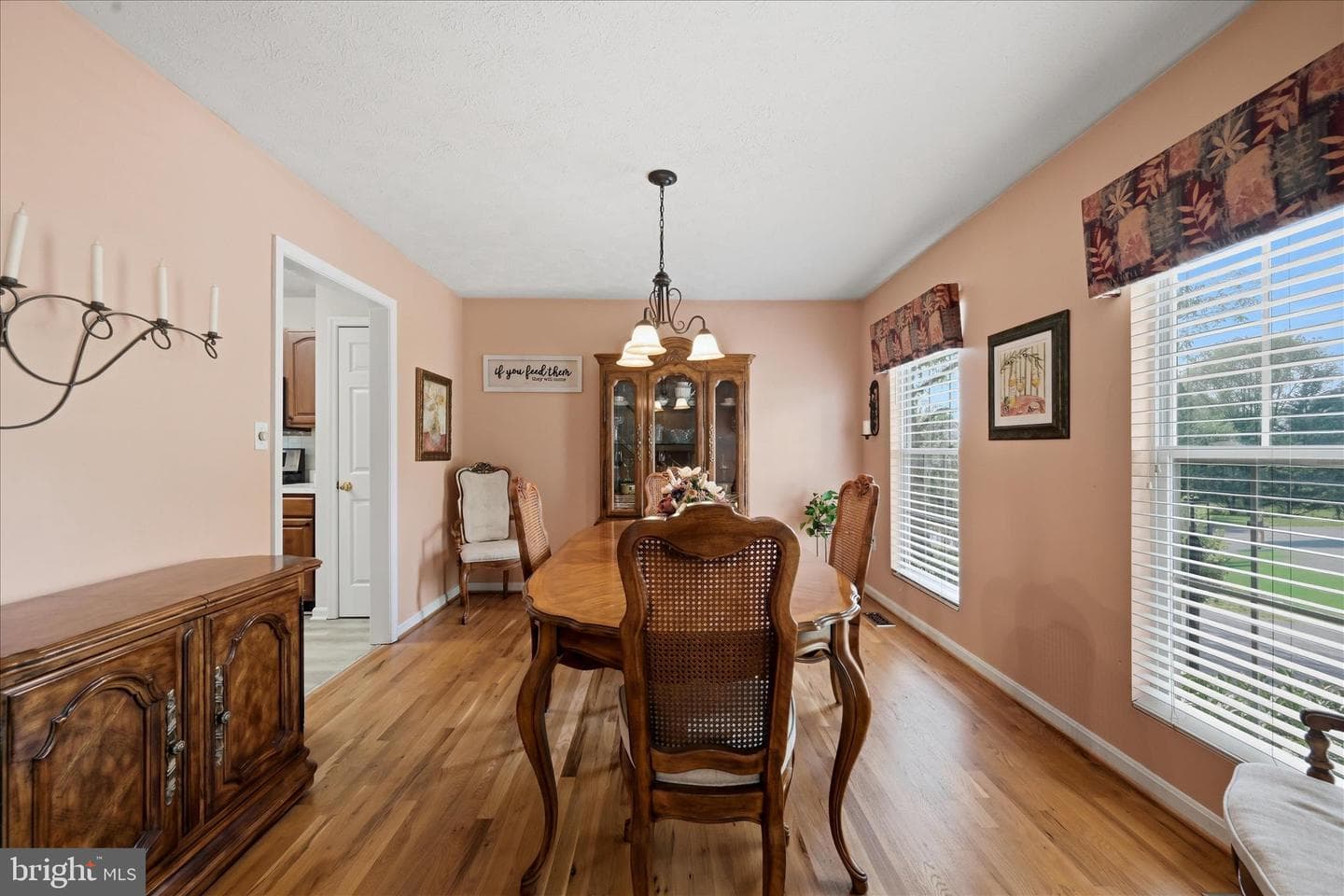 126 Churchill photo 11