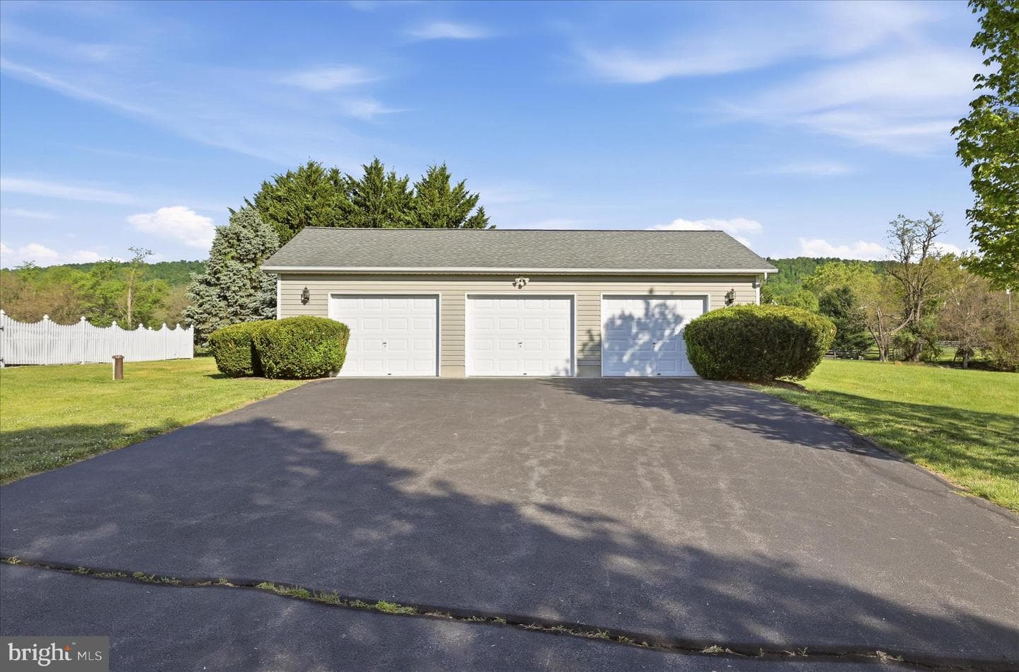 413 Tavistock Drive photo 96